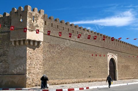 Porte et rempart de la medina de Kairouan
