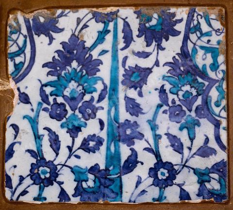 Carreau de faience importé d'Iznik, Turquie (10ème s. H / 16ème s. JC) - Musée d'art islamique de Reqqada près de Kairouan