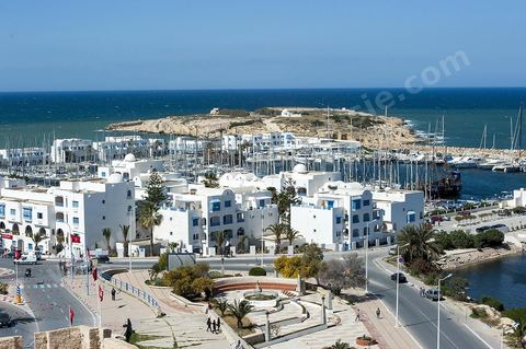 Port de plaisance et zone touristique de la marina de Monastir