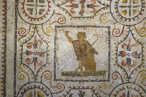Mosaique des saisons et des mois, un calendrier illustré, El Djem, 186 x 273 cm - musée archéologique de Sousse dans la Kasbah située en haut de la medina de Sousse