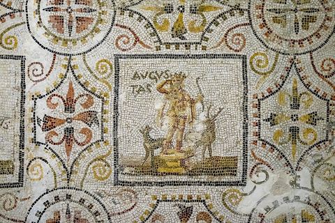 Mosaique des saisons et des mois, un calendrier illustré, El Djem, 186 x 273 cm - musée archéologique de Sousse dans la Kasbah située en haut de la medina de Sousse