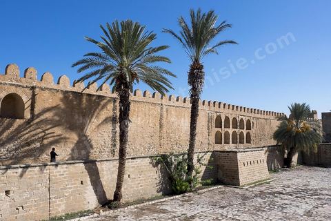 Les remparts de la medina de Sousse vus de l'intérieur. Sousse ou la perle du Sahel. 