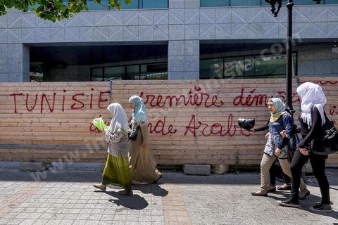 Scènes d ela vie quoitidenne sur l'avenue Habib Bourguiba