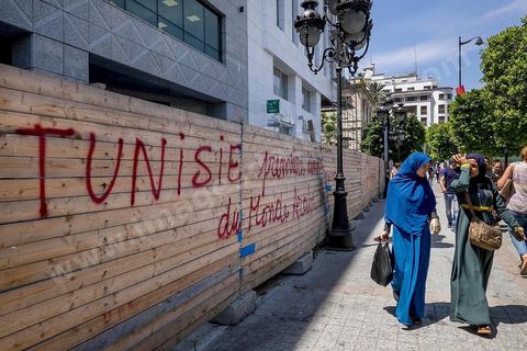 Scènes d ela vie quoitidenne sur l'avenue Habib Bourguiba