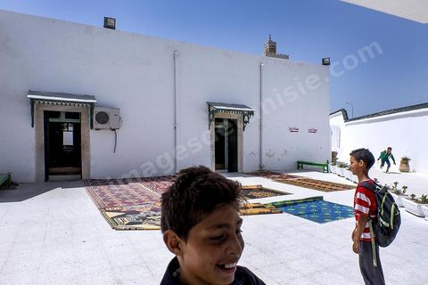 Mosquée El Haoua, 13ème siècle, sur la place du Leader dans le quartier de Bab Djedid à Tunis.