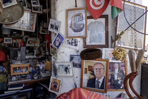 quartier de sbrocanterus et antiquaires populaires dans le quartier de Bab Djedid à Tunis.