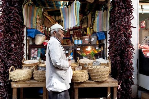 Boutique dasn le souk du quartier Halfaouine dans la medina de Tunis
