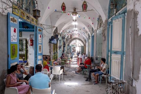 Le souk des chéchias, au coeur de la medina de Tunis, est le programme de rénovation en cours. 