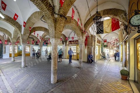 Souk el Berka ou souk des bijoutiers au coeur de la medina de Tunis