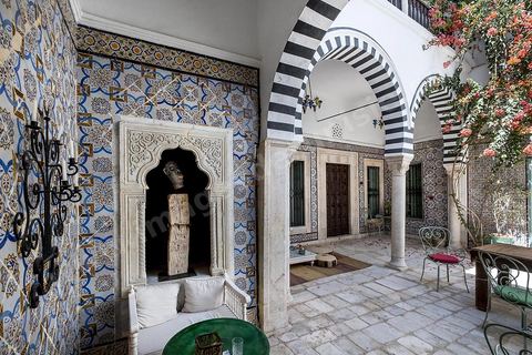 B&B Dar Ben Gacem. Dar Ben Gacem was constructed in the 17th century, and was renovated from 2010 to 2013. Today it is a 7 room Boutique Hotel. Restoration work was lead by ASMTunis and decoration and furnishing shows the Tunisian traditional arts & crafts.
