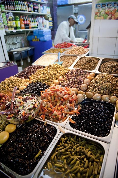Le marché central de Tunis, marché aux légumes, poissons, fromages, boucheries et épiceries fines