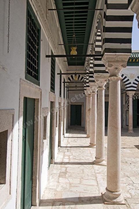 La Medersa Slimaniya dans la medina de Tunis