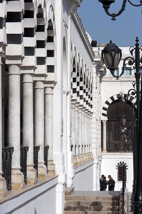 Palais du Ministère des Finances sur la Place du Gouvernement en haut de la medina de Tunis