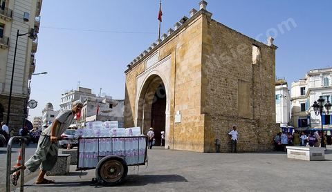 Porte de France et Place de Victoire - entrée nord de la médina de Tunis
