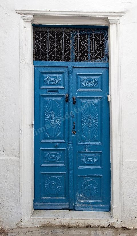 Porte traditionnelle de la medina de Tunis