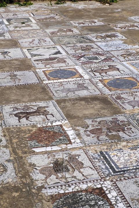 Villa volière dans la parc archéologique de Carthage