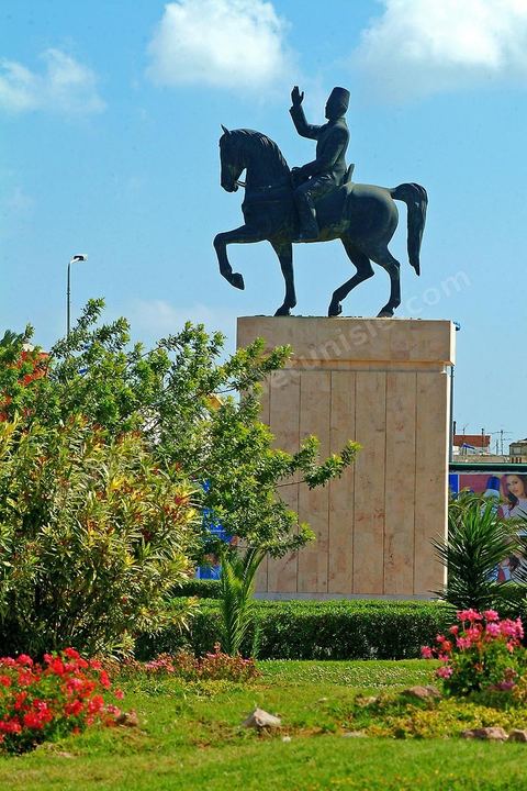 Statue equestre de Habib bourguiba - La Goulette