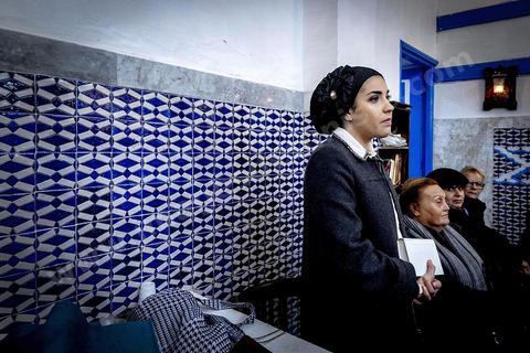 27 novembre 2018 : Les pélérins se rendent à la synagogue Beit Mordekhai de la Goulette pour des prières dans le cadre du pélerinage. Près de 300 pélerins juifs venus principalement de France pour assister au traditionnel pèlerinage sur la tombe de Rebbi Hai Taieb Lo Met. A l’occasion de ce pèlerinage, de nombreux Tunisiens de confession juive se rendent sur la tombe du rabbin ainsi que dans d’autres sanctuaires et lieux de culte juifs comme la Grande Synagogue de Tunis ou celle de la Goulette.