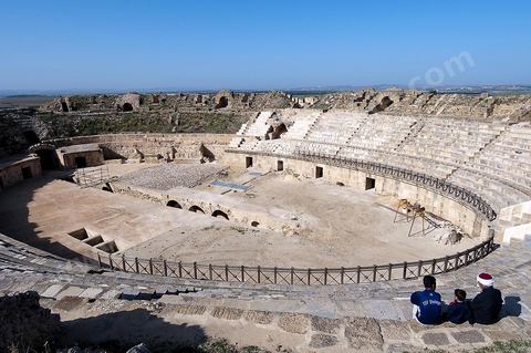 Amphithéâtre sur le site archéologique romain de Uthina / Oudna dans la région de Mornag banlieue sud de Tunis