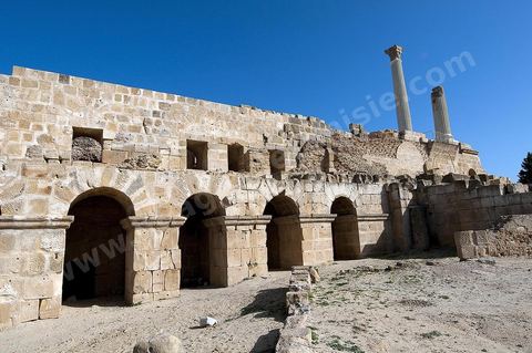 Capitole sur le site archéologique romain de Uthina / Oudna dans la région de Mornag banlieue sud de Tunis