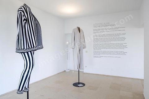 Exposition de quelques pièces de Haute Couture dasn l'ancienne maison du couturier tunisien Azzedine Alaia à Sidi Bou Said