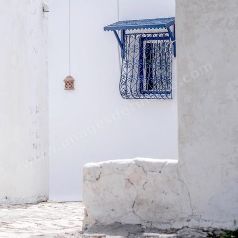 Banc devant l'entrée du cimetière. Sidi Bou Saïd sur les traces de Michel Foucault